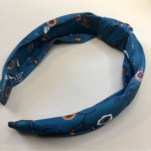 Headbands of Hope Set of 2 Gold and Navy Floral - Picture 16 of 16